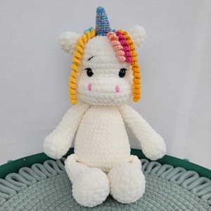 Unicorn crosetat manual, fir tip catifea 100% poliester moale, 35cm, alb unt, Jucarii si echipamente pentru copii, Plusuri, Unicorn, Crosetat, Cusatura, ARTYNOS