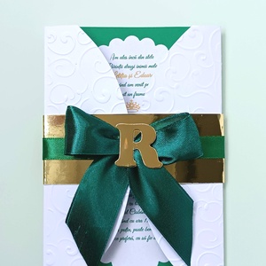 Invitatii botez baieti cu initiala Royal Green - Artynos.ro