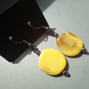 Cercei acrilic galben, accesorii de inox, Bijuterii, Cercei, Cercei agatati, , ARTYNOS
