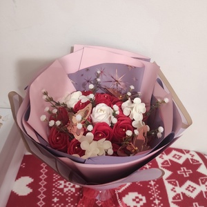 Buchet cu trandafiri de sapun parfumati   - Artynos.ro