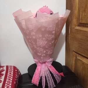 Buchet Stitch si trandafiri de sapun parfumati, Casa & Stil de viata, Accesorii pentru decorat casa, Suport de flori, Buchete de flori, Altele, Aranjament de flori, ARTYNOS