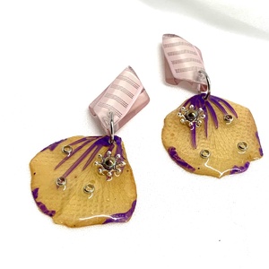 cercei handmade unicat din rasina si flori naturale  00081 - Artynos.ro