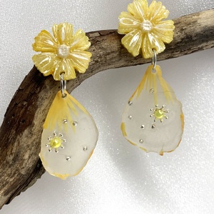 cercei handmade unicat din rasina si flori naturale 00117 - Artynos.ro