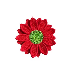 Brosa floare rosie cu petale duble - Artynos.ro