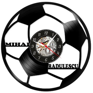 FOTBALIST-ceas de perete (personalizabil) - Artynos.ro