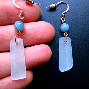 Cercei lungi din cupru cu acvamarin si sea glass - Artynos.ro