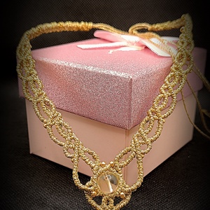 Colier micro macrame auriu glitter Cuart Fumuriu  - Artynos.ro