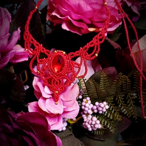 Colier micromacrame cristal rosu  - Artynos.ro