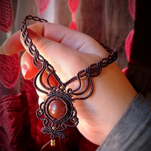 Colier micromacrame cu Piatra Soarelui si Bilute  - Artynos.ro