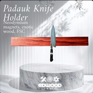 Suport din lemn de Padauk cu magneti neodim., Casa & Stil de viata, Accesorii pentru echipamente de bucatarie, Accesorii pentru coacere si gatit, Cutite si suport cutite, Prelucrarea lemnului, Sculptura, ARTYNOS
