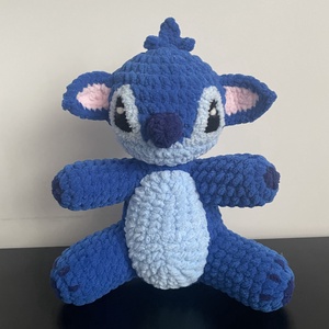 Stitch crosetat - Artynos.ro
