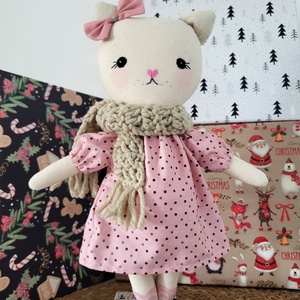 Pisicuta cu rochita si fular, Jucarii si echipamente pentru copii, Cadouri baby shower, Papusi si fabricare de marionete, Cusatura, ARTYNOS