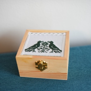 Cutie cu broderie, Casa & Stil de viata, Materiale de depozitare si sortare, Cutie depozitare, Broderie, ARTYNOS