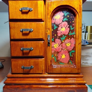 Caseta bijuterii, Bijuterii, Suporturi bijuterii si cutie bijuterii, Stand bijuterii, Prelucrarea lemnului, Produse fabricate din materiale reciclate, ARTYNOS