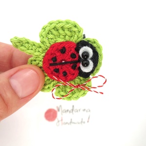 Buburuza cu trifoi, martisor crosetat  - Artynos.ro