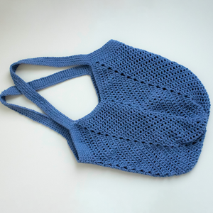 Geanta Albastra Crosetata. Geanta tip tote bag monocroma creata din fir de bumbac reciclat. - Artynos.ro
