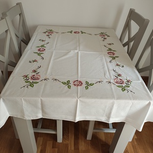 Fata de mas brodata manual, Casa & Stil de viata, Accesorii pentru decorat casa, Decoratiuni de masa si decoratiuni pentru rafturi , Decoratiuni de masa, Cusatura, ARTYNOS