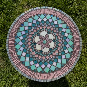 Masuta colorata, pastel cu model mandala,, Casa & Stil de viata, Mobilier artizanal, Mese, , ARTYNOS
