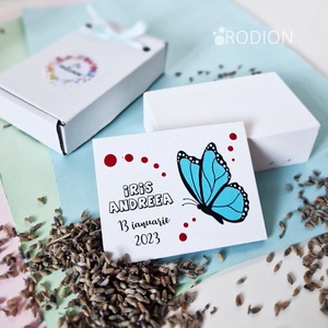 Marturii botez cu magnet pictat manual personalizate cu nume Fluturas - Artynos.ro