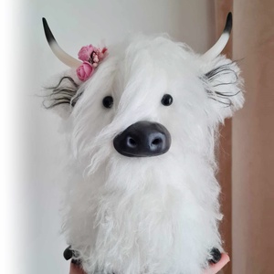 Vacuta scotiana - Snow, the Highland cow, Jucarii si echipamente pentru copii, Plusuri, Figurine de plus, Cusatura, ARTYNOS
